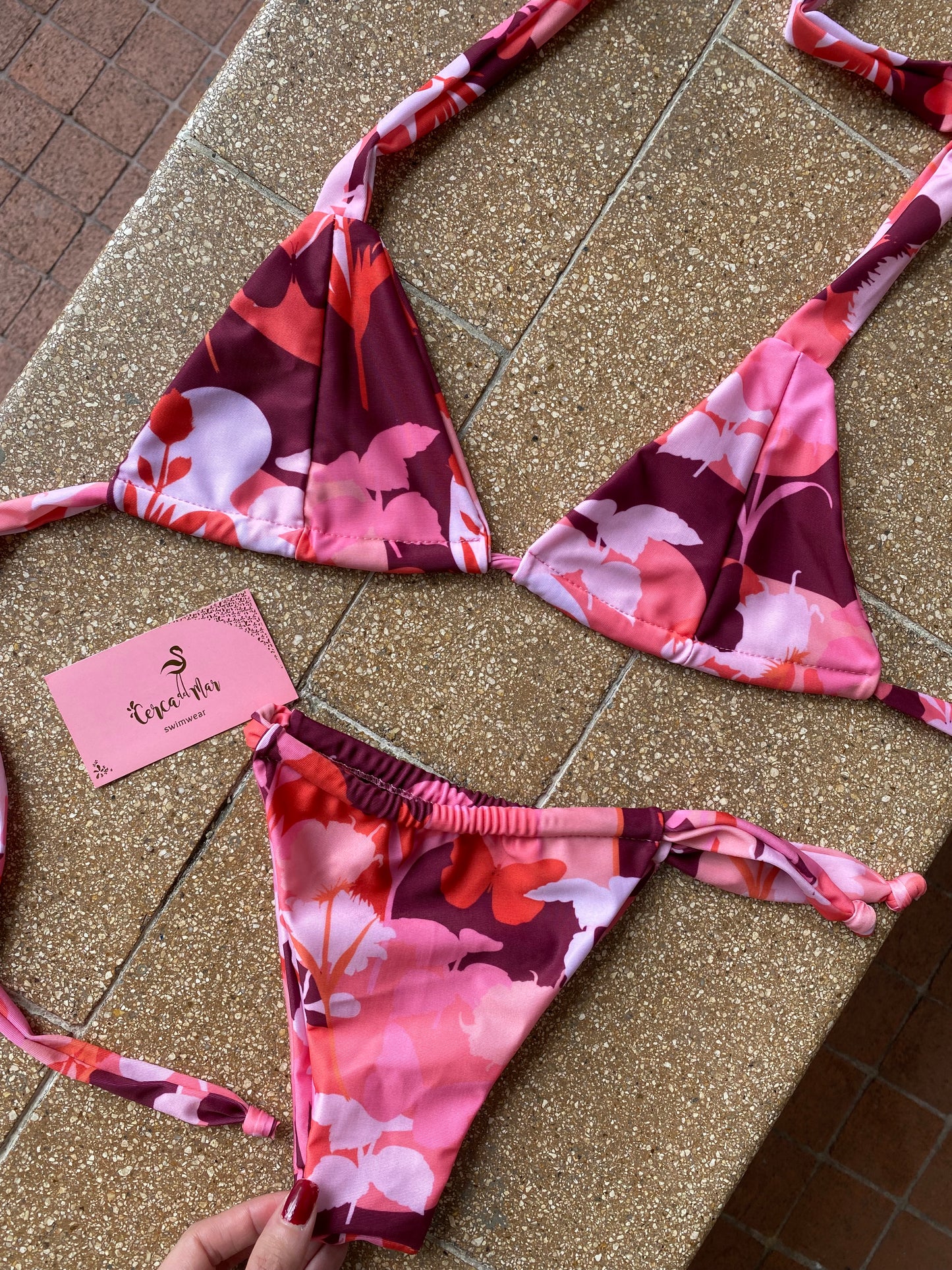 Jardín Flores (Tan Line)