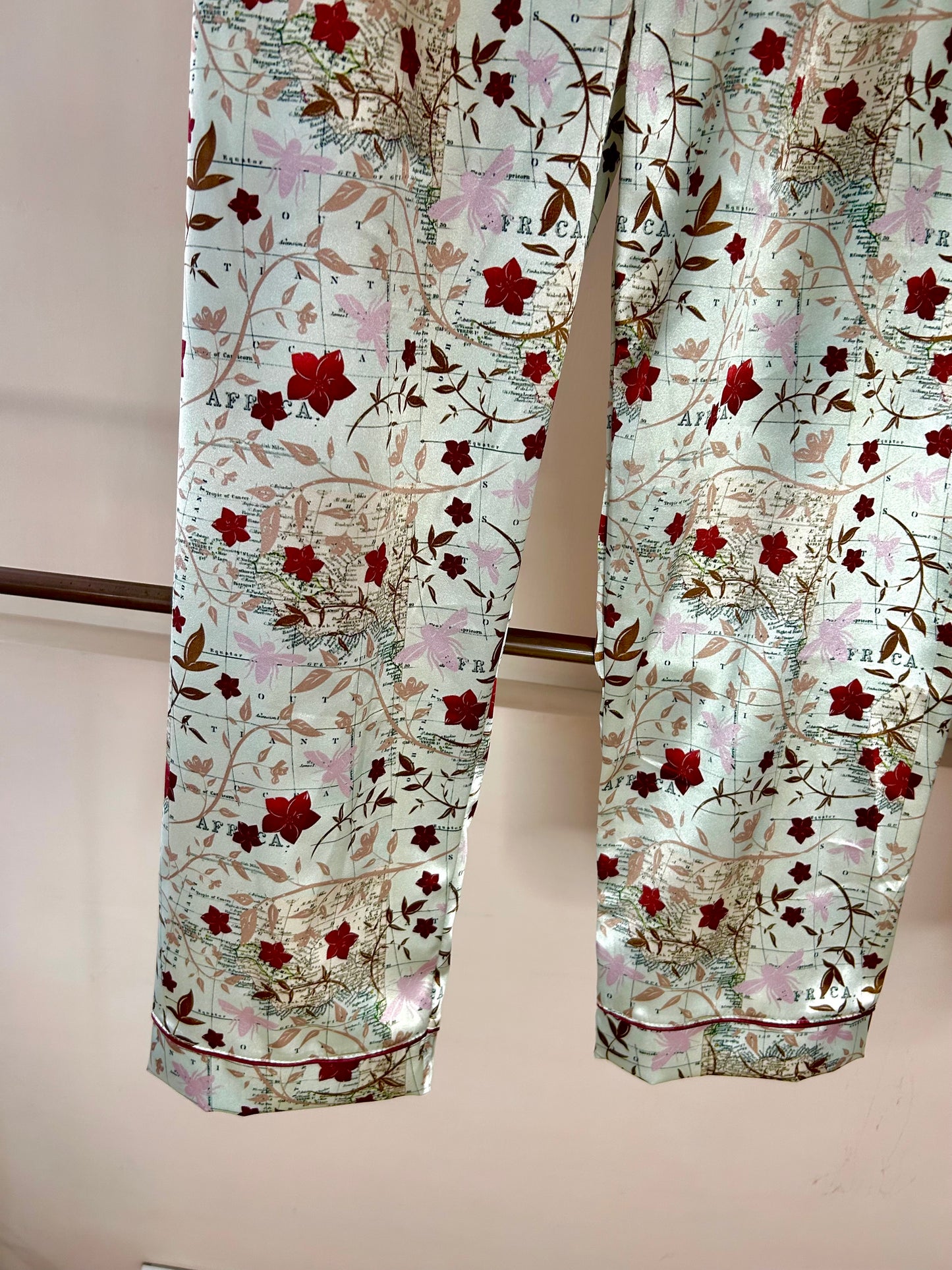 África y Abejas Pijama